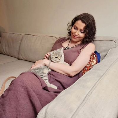 بنفشه's profile picture