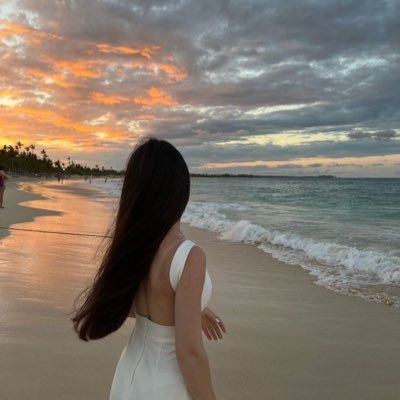 🐝🐇🌙's profile picture