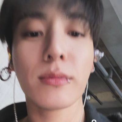 ellyrirang VAI VER O BTS's profile picture