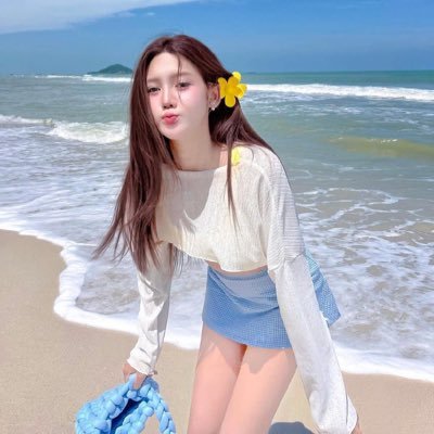 Moji 🍒's profile picture