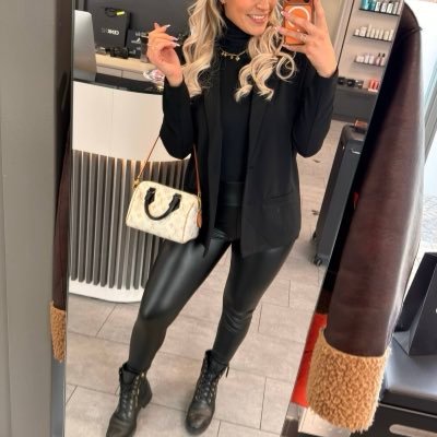 Princess Larissa 👸🏼✨'s profile picture
