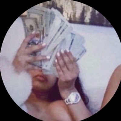 EISHA 👅's profile picture