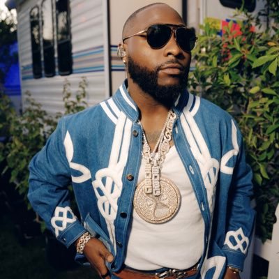 Davido's profile picture