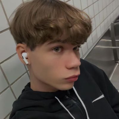 Yoomotive's profile picture
