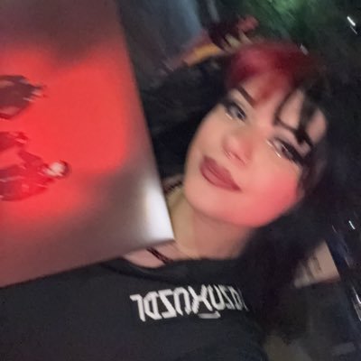 𝖎𝖟𝖟𝖞 ⊬'s profile picture