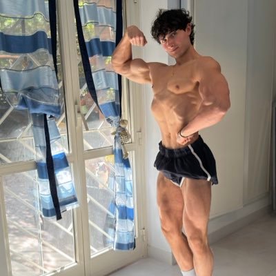 master rock02💰🏋‍♂️'s profile picture