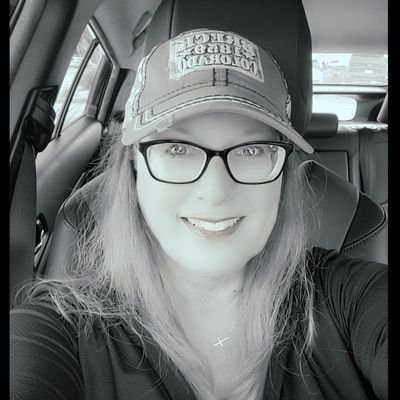 Meghan (HikerGal) 🥾🎒👽🛸's profile picture