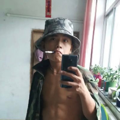 houzi6699's profile picture