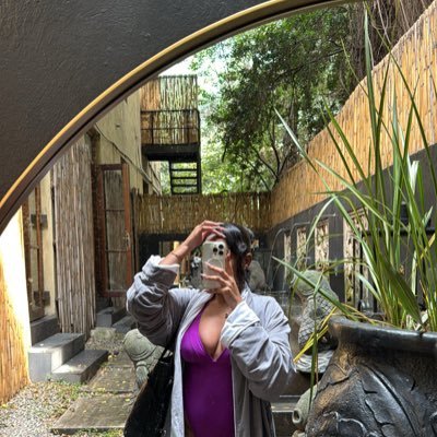 RoyaltyGomo's profile picture