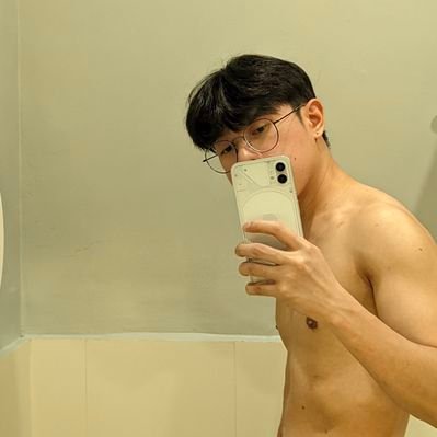 v's profile picture