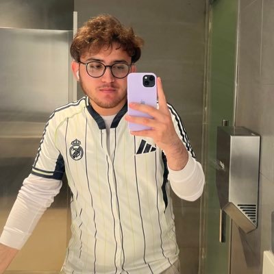 D 🇸🇪's profile picture