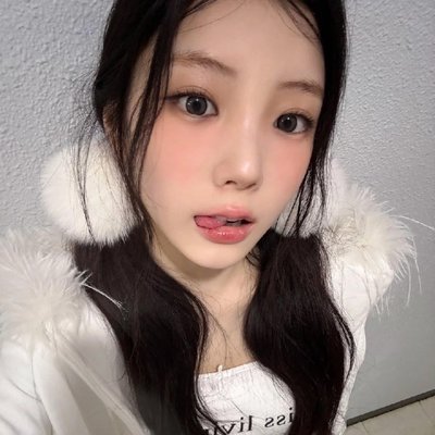 moon's profile picture
