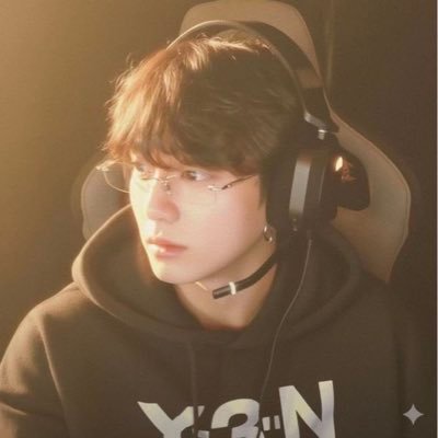 ᴴᵃⁿⁿᵃ⁷☆♪VAI VER O BTS's profile picture