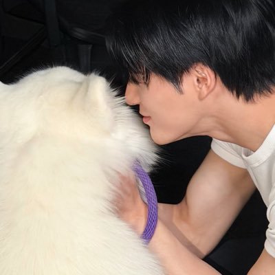 my j .◜◡◝'s profile picture