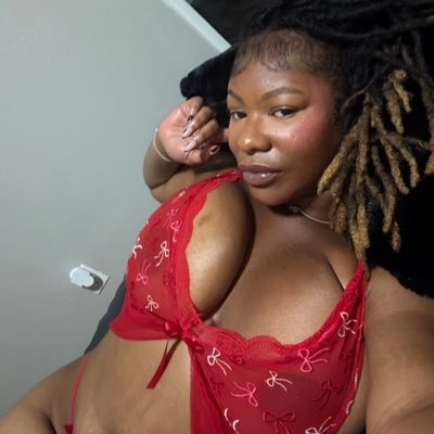 champayn.e 🧞♀️'s profile picture
