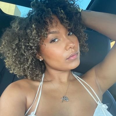 NgiyaphaphaDaily🇿🇦's profile picture
