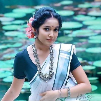 ANIKHA FAN'S CLUB 😍's profile picture