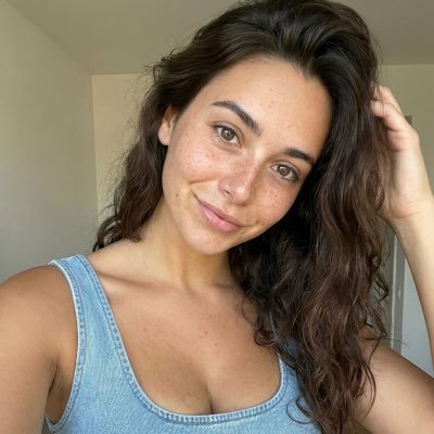 Lolly Chan's profile picture