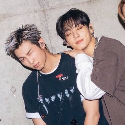 nik⁷ saw bts💜's profile picture