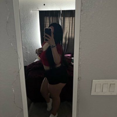 she_is_alva_'s profile picture