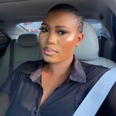 The Flower Girl 💐🎀's profile picture
