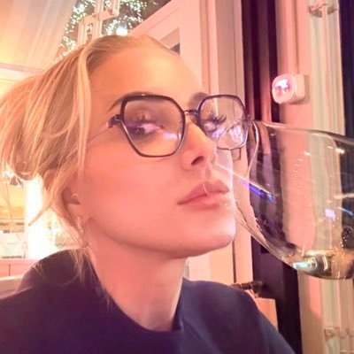 𝗺𝗲𝗿𝘆🐚's profile picture
