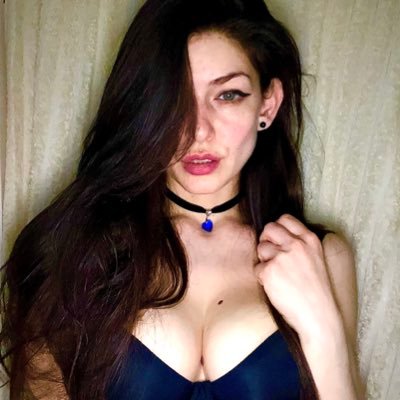 LJ🍒's profile picture