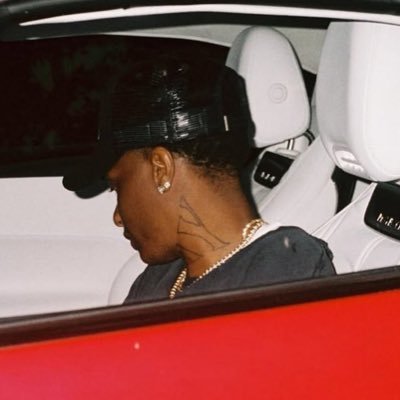 ²²'s profile picture