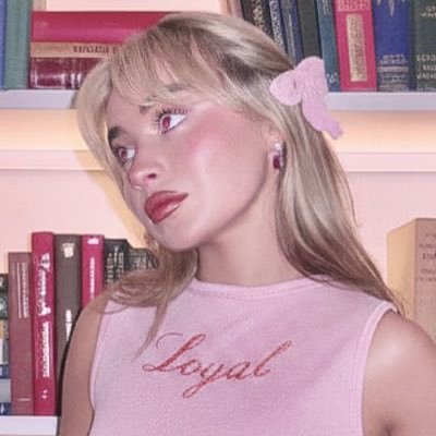 nia 𐙚's profile picture