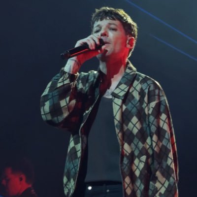 Nat 🎵 ×͜×²⁸ is engaged's profile picture