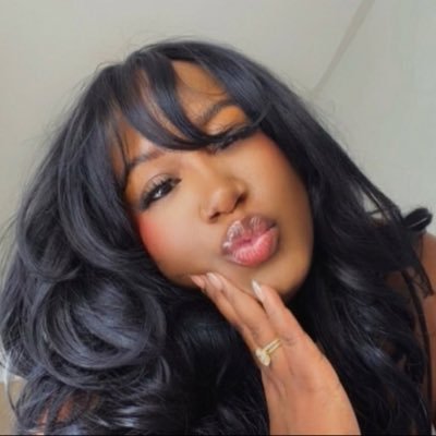 ErinTheEsthie's profile picture