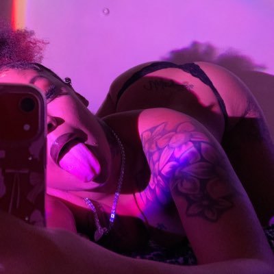 lookredfineasss's profile picture