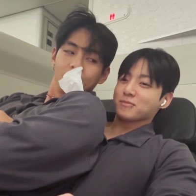 c 𐙚's profile picture