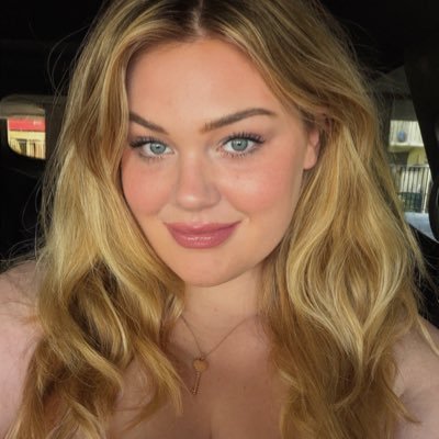 adelina's profile picture