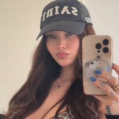 viki is in another dimension's profile picture