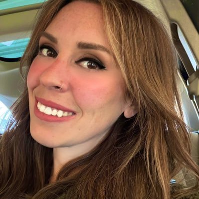 Angela Van Der Pluym's profile picture