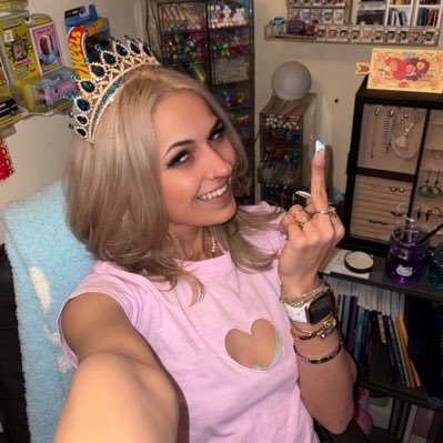 sυmmᥱr 𝜗𝜚's profile picture