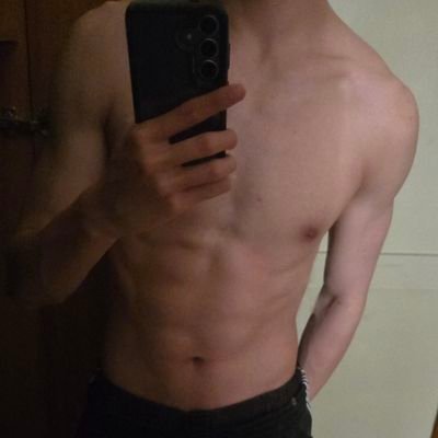 tcshuio's profile picture