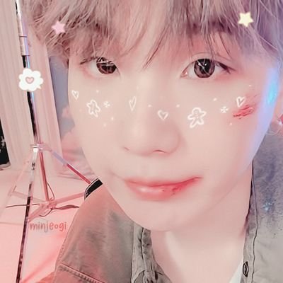 ere au's; saw bts 🪷's profile picture