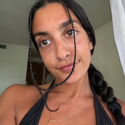 khanaria's profile picture