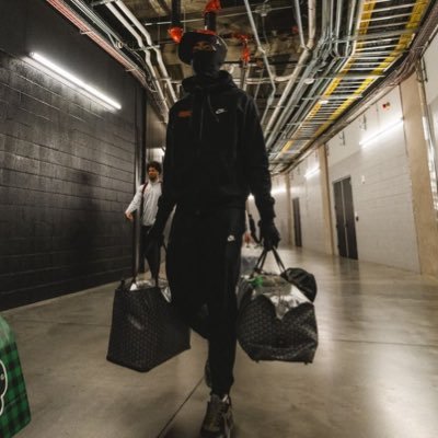 j$'s profile picture