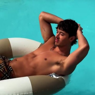 croissantom's profile picture