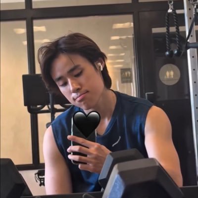 ddanshii03's profile picture