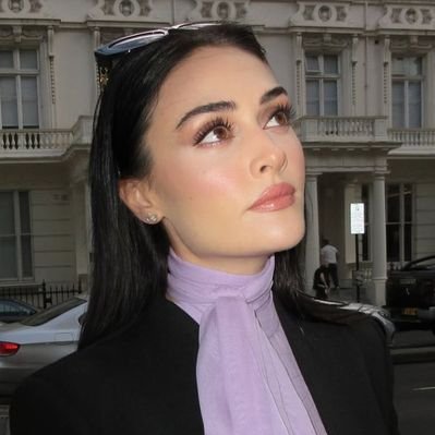 no context esra bilgiç's profile picture