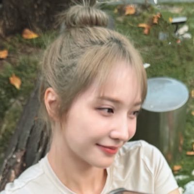 mily 🦊🐯's profile picture
