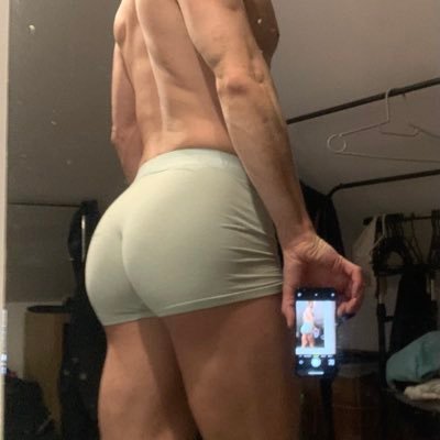 Glutespreadz's profile picture