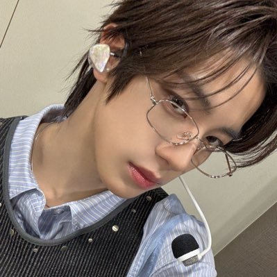 ๐๐ฅ๐๐๐ค ๐ก๐จ๐ฅ๐'s profile picture
