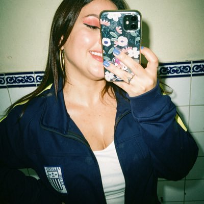 AzulitaG21's profile picture