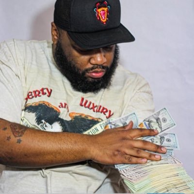 🏁 LOOTED VUITTON DON 🏁's profile picture