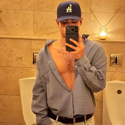 jc 🪐's profile picture